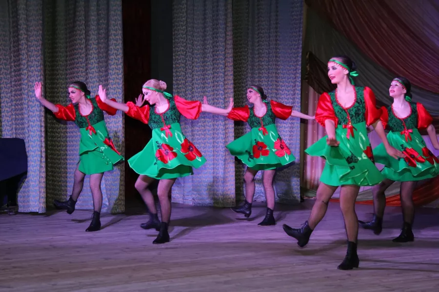 Шоу-балет и театр танца Аиша в Нижнем Новгороде: Танцы, Зал, Хореография, Растяжка, Школа,