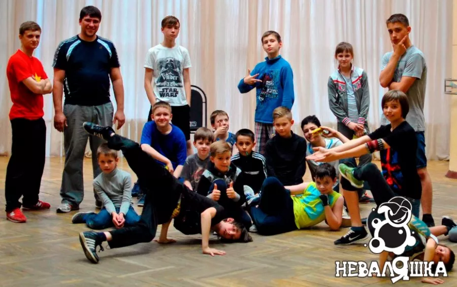 Школа танцев Неваляшка в Нижнем Новгороде: Танцы, Зал, Хореография, Растяжка, Школа,