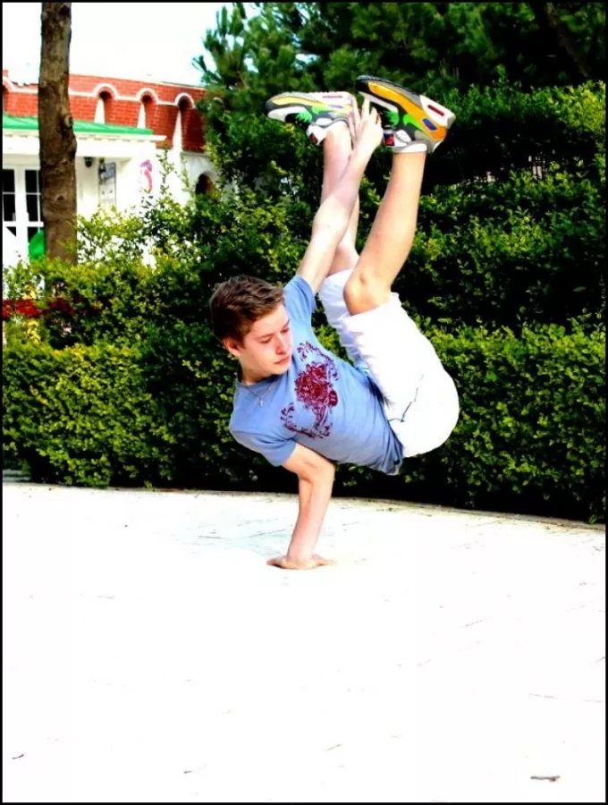 Школа танцев Неваляшка в Нижнем Новгороде: Танцы, Зал, Хореография, Растяжка, Школа,