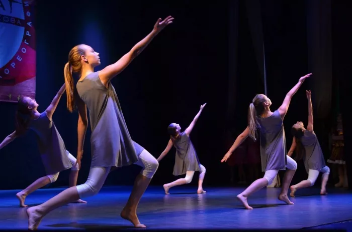 Центр современной хореографии школа танца Руслана Дивакова на Дзержинского  в  Смоленске