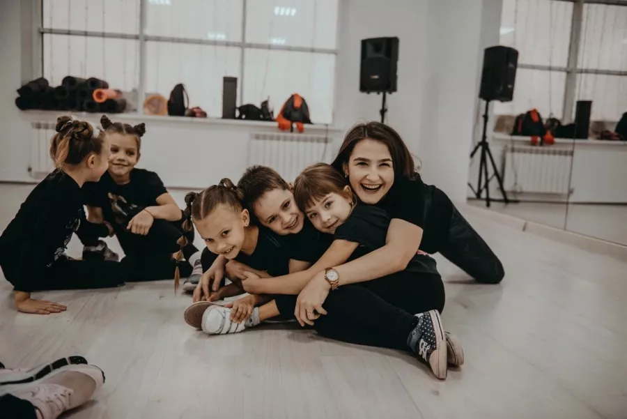 Танцы для детей и взрослых Metro Dance в Смоленске: Танцы, Зал, Хореография, Школа танцев, Растяжка, Балет,