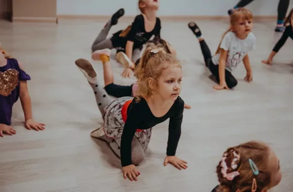 Танцы для детей и взрослых "Metro Dance"