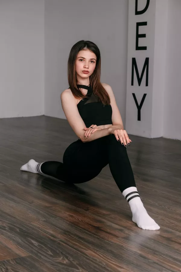 Школа танцев Dance Academy в Смоленске: Танцы, Зал, Хореография, Школа танцев, Взрослые, Растяжка,