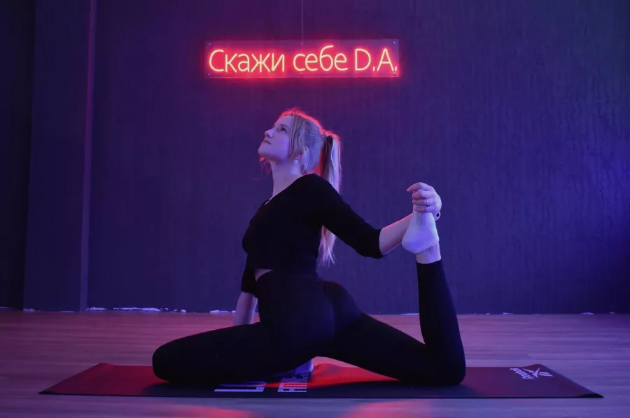Школа танцев Dance Academy в Смоленске: Танцы, Зал, Хореография, Школа танцев, Взрослые, Растяжка,