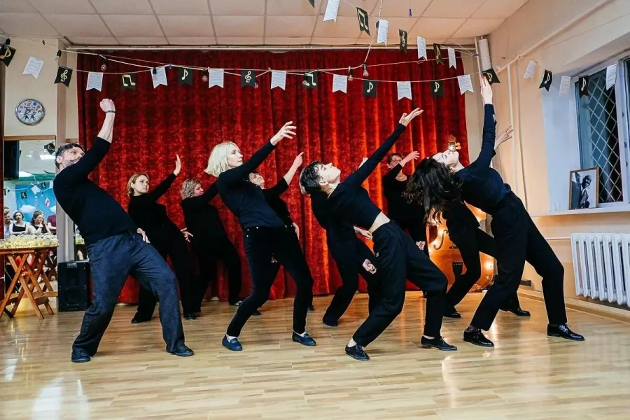 Школа танцев Lindy'N'Roll в Смоленске: Танцы, Зал, Хореография, Школа танцев, Парные танцы, Растяжка,