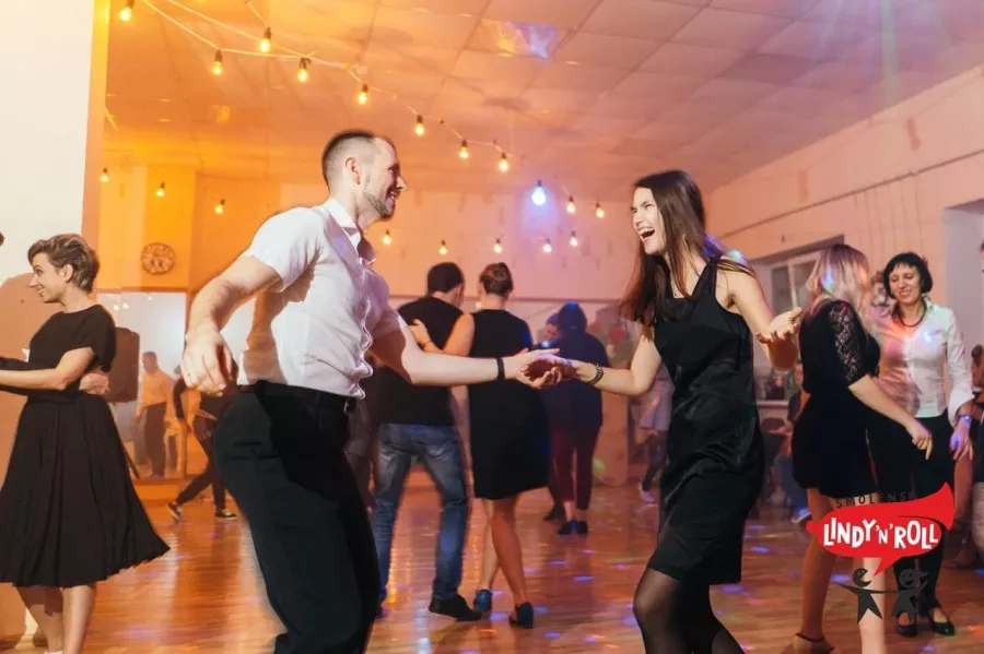 Школа танцев Lindy'N'Roll в Смоленске: Танцы, Зал, Хореография, Школа танцев, Парные танцы, Растяжка,