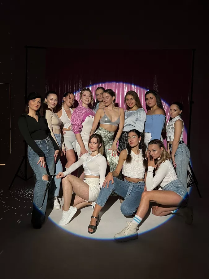Школа танцев Dance University в Нижнем Новгороде: Танцы, Зал, Хореография, Школа танцев, High Heels, Растяжка,