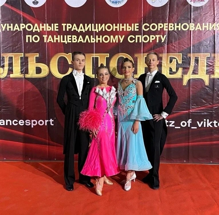 Танцевальный клуб Танго в Калининграде: Танцы, Зал, Хореография, Школа танцев, Танго, Растяжка,