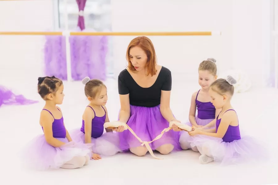 Международная балетная школа Lil Ballerine в Перми: Танцы, Зал, Хореография, Школа танцев, Балет, Растяжка,