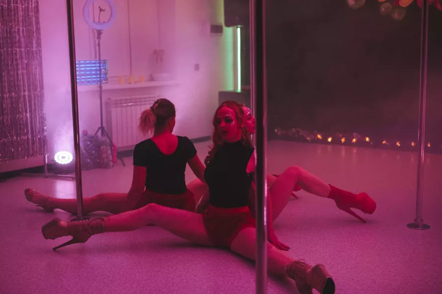 Студия VereVka в Калининграде: Танцы, Зал, Хореография, Школа танцев, Pole Dance, Растяжка,