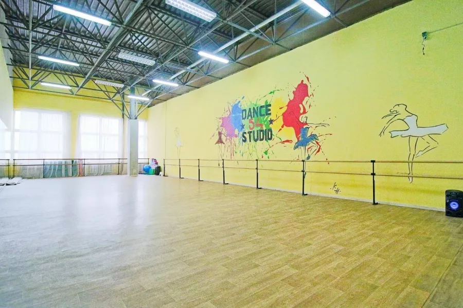 Школа танцев Dance studio 54 в Калининграде: Танцы, Зал, Хореография, Школа танцев, Растяжка, Хип-хоп,