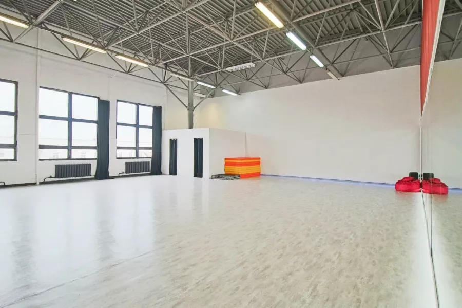Школа танцев Dance studio 54 в Калининграде: Танцы, Зал, Хореография, Школа танцев, Растяжка, Хип-хоп,