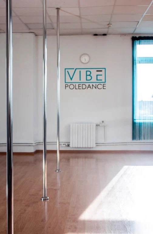 Школа танцев Vibe PoleDance в Калининграде: Танцы, Зал, Хореография, Школа танцев, Pole Dance, Растяжка,