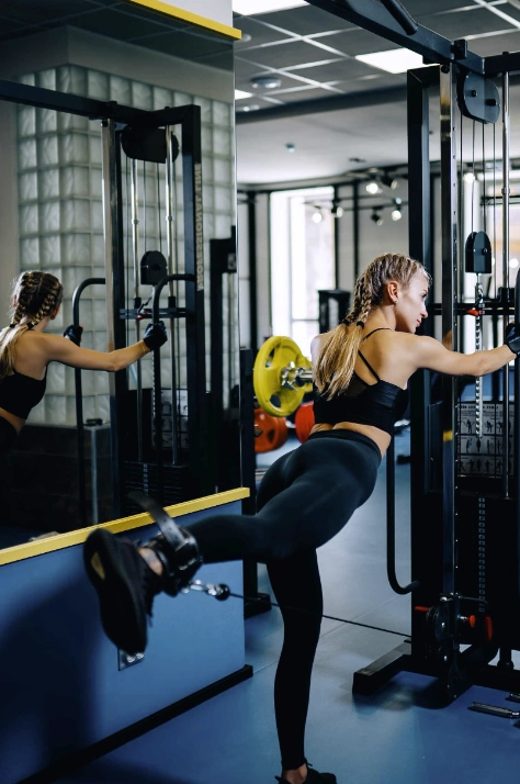 Фитнес-центр Av Fitness в Туапсе: Фитнес-клуб, Зал, Тренировки с тренером, Развиваться, Растяжка, Индивидуальные занятия,