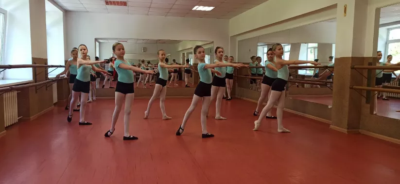 Детская образцовая школа балетного искусства "Арабески"