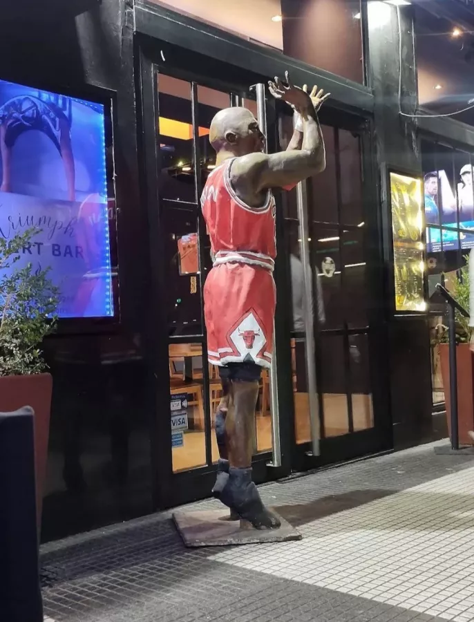 Спорт-бар Triumph в Буэнос-Айрес (Аргентина): Хобби, Бар, Пиво,