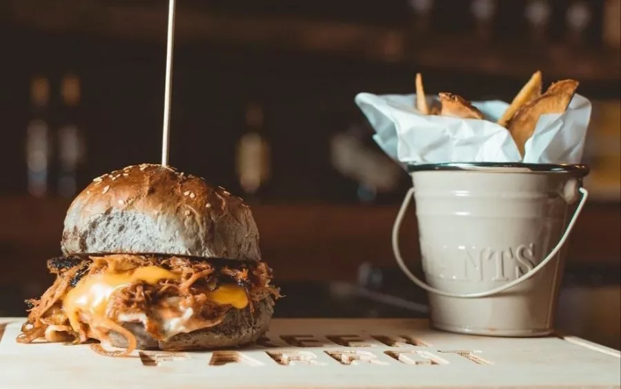 Бар Ride Green Parrot в Буэнос-Айрес (Аргентина): Мода, Живая музыка, Пиво, Бар, Коктейли,