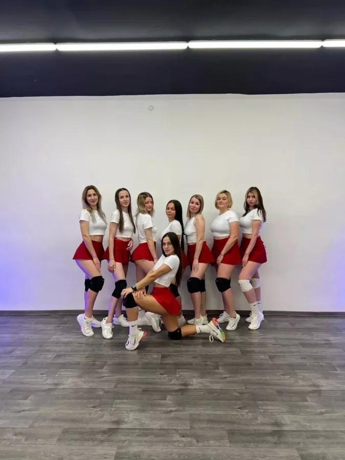 Школа танцев Wi dance studio в Калининграде: Танцы, Зал, Хореография, Школа танцев, Взрослые, Растяжка,