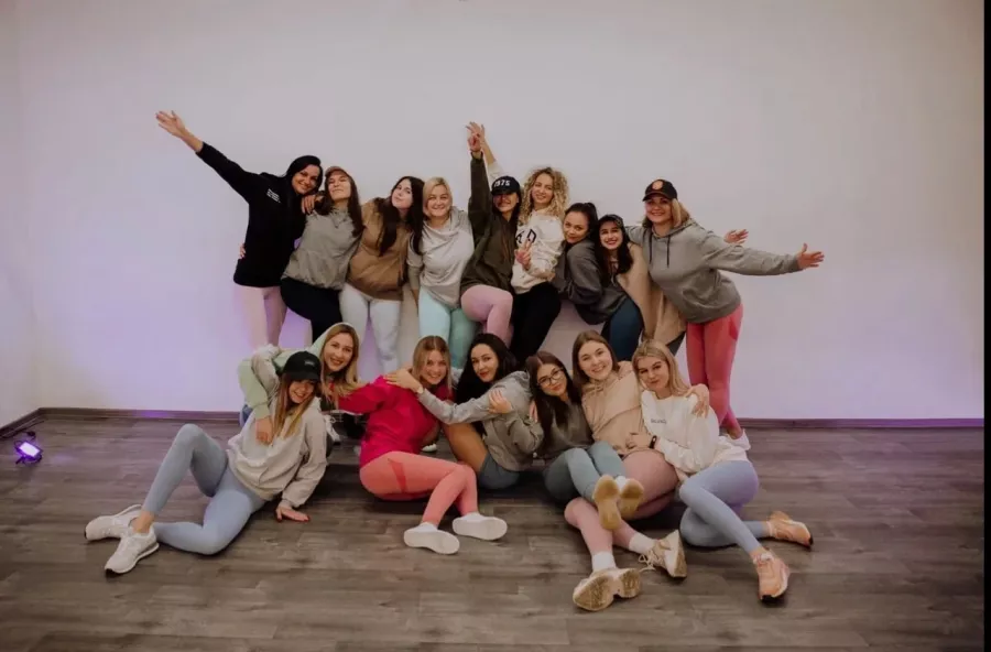 Школа танцев Wi dance studio в Калининграде: Танцы, Зал, Хореография, Школа танцев, Взрослые, Растяжка,