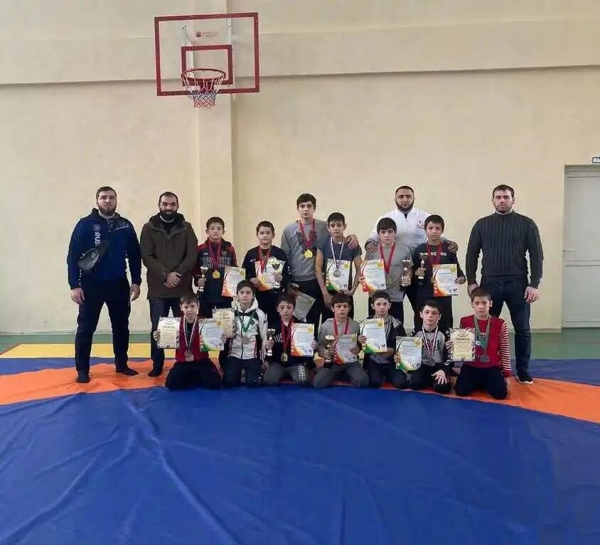 Спортивная школа Вольная борьба в Грозном: Тренировка, Спортзал, Фитнес, Бокс, Зал, Тренер, Боевые искусства,