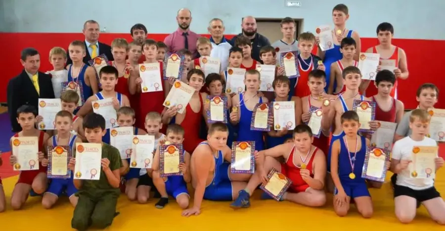 Спортивная школа Вольная борьба в Грозном: Тренировка, Спортзал, Фитнес, Бокс, Зал, Тренер, Боевые искусства,