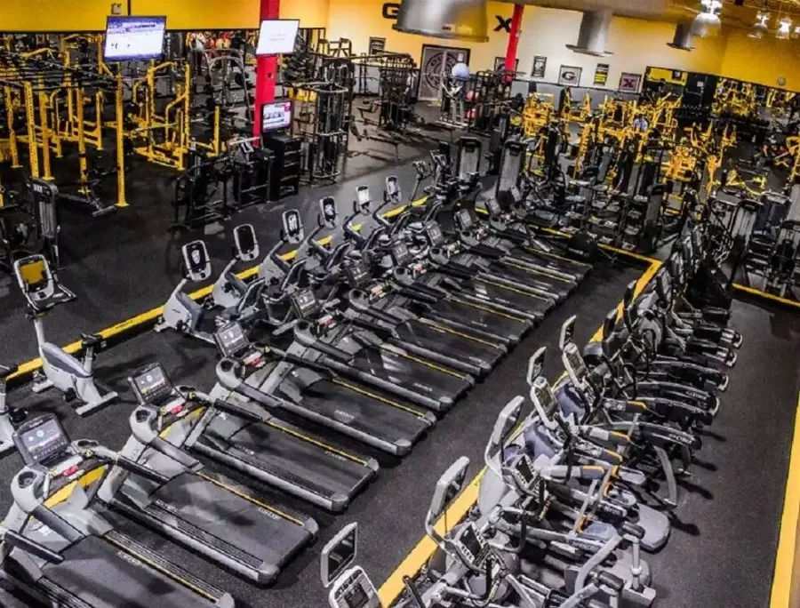 Фитнес центр Gold's Gym в Грозном: Боевые исскуства, Тренажерный зал, Тренировка, Спортзал, Фитнес, Бокс, Зал, Персональный тренер,