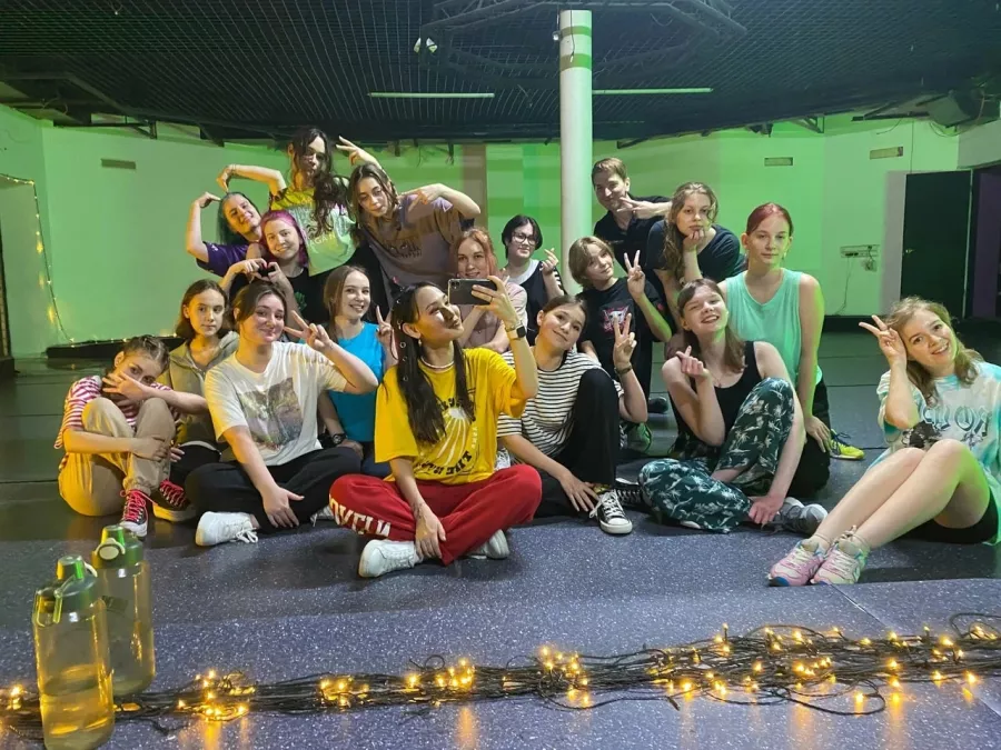 K-pop танцы Viaz_idol в Калининграде: Зал, Хореография, Школа танцев, K-Pop, Растяжка, Танцы,