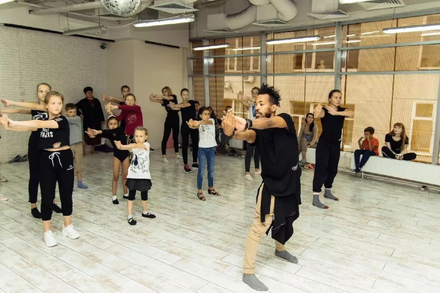 Академия танца 2dance в Екатеринбурге: Танцы, Зал, Хореография, Школа танцев, Эстрадный танец, Растяжка,
