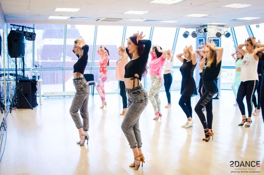 Академия танца 2dance в Екатеринбурге: Танцы, Зал, Хореография, Растяжка, Школа,