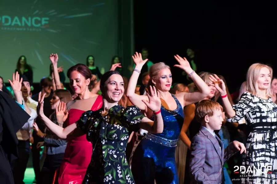 Академия танца 2dance в Екатеринбурге: Танцы, Зал, Хореография, Растяжка, Школа,