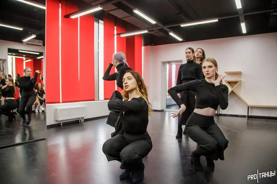 Школа танцев Global Dance University на Белинского в Екатеринбурге: Танцы, Зал, Хореография, Школа танцев, Растяжка, Хип-хоп,