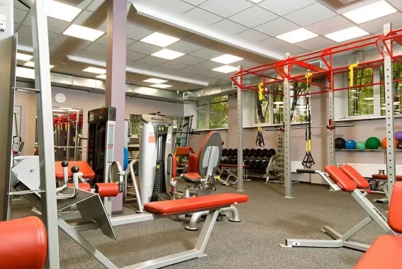 Фитнес клуб "FitLine"