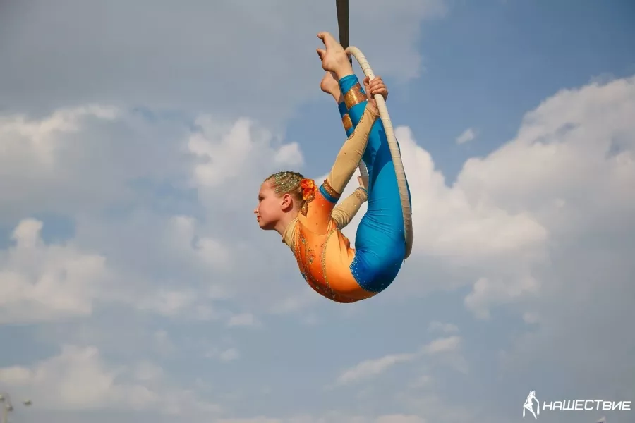 Студия танца Нашествие в Екатеринбурге: Танцы, Зал, Хореография, Растяжка, Школа,