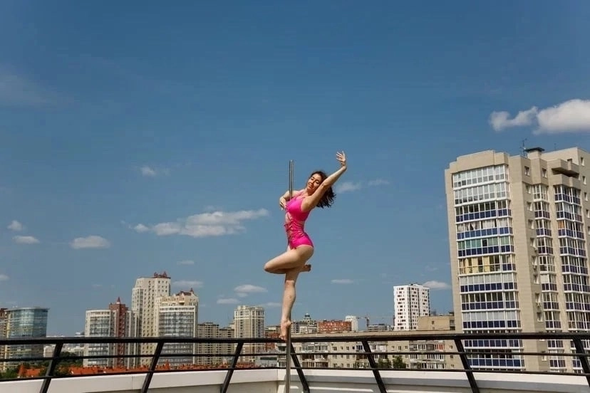 Студия танца Нашествие в Екатеринбурге: Танцы, Зал, Хореография, Растяжка, Школа,