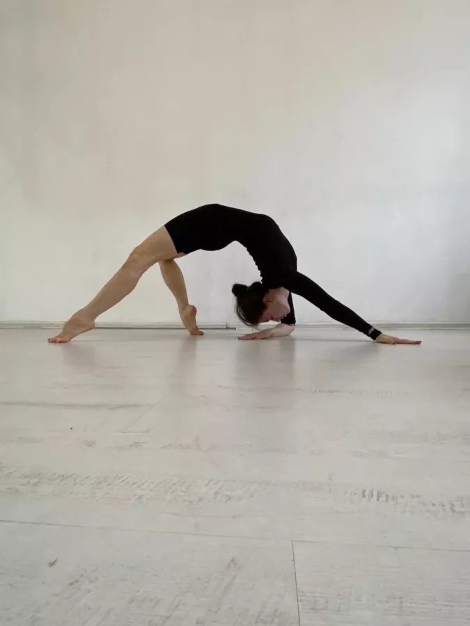 Студия танца Нашествие в Екатеринбурге: Танцы, Зал, Хореография, Растяжка, Школа,