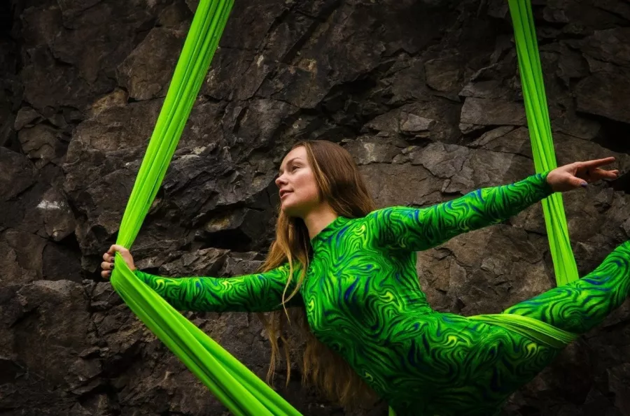 Студия танца Нашествие в Екатеринбурге: Танцы, Зал, Хореография, Растяжка, Школа,