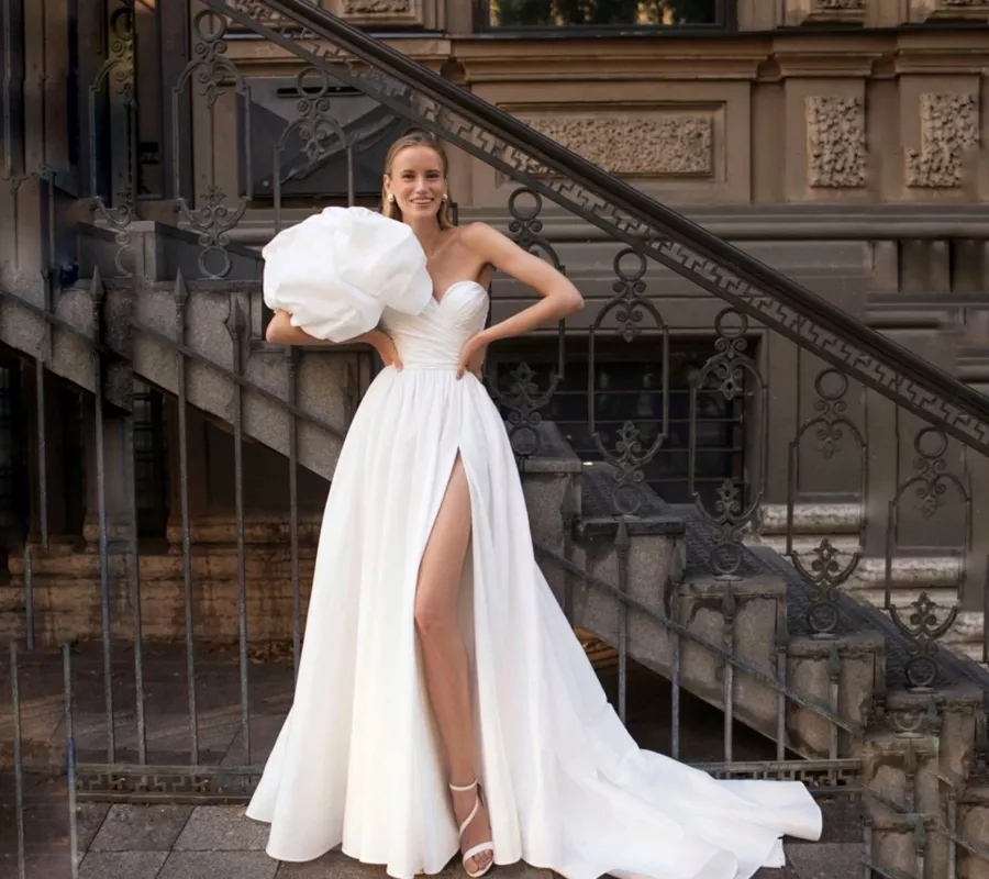 Свадебный салон Grand wedding в Калининграде: Свадебный салон , Свадебное платье , Платье, Бракосочетание , Невеста , Для влюбленных,