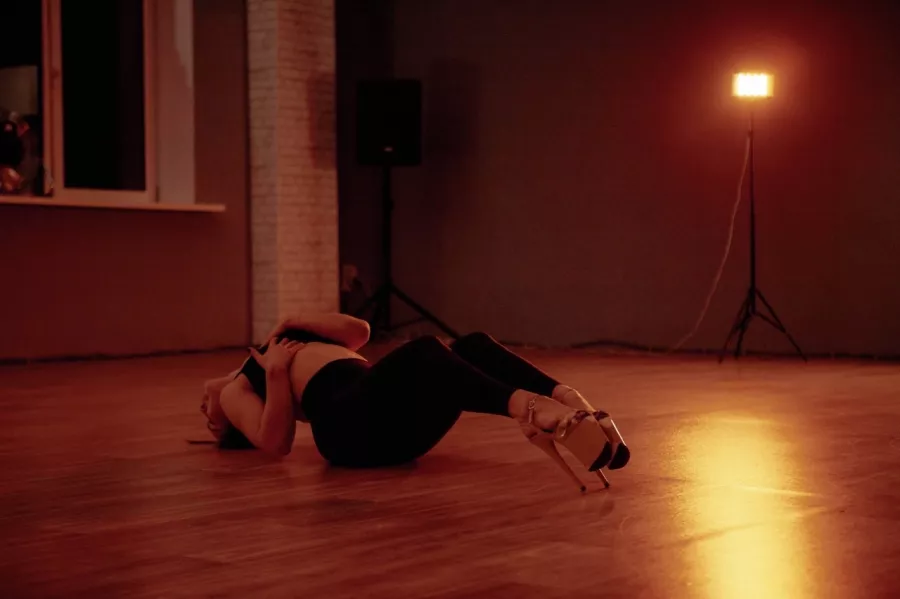 Танцевальная студия Keenly girls dance house в Перми: Взрослым, Танцы, Зал, Хореография, Растяжка, Школа,