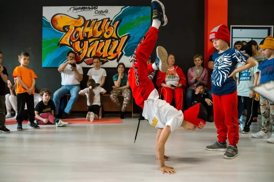 Детская танцевальная студия Танцы улиц в Перми: Танцы, Зал, Хореография, Растяжка, Хип-хоп, Школа,