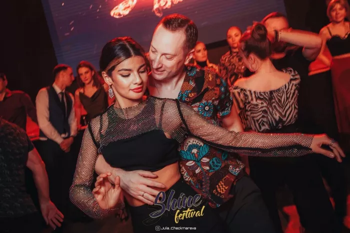 Школа танцев "Басикомба"