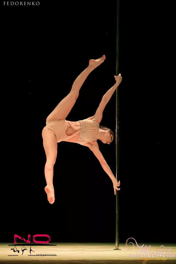 Студия танца Pole art в Екатеринбурге: Танцы, Зал, Хореография, Школа танцев, Pole Dance, Растяжка,