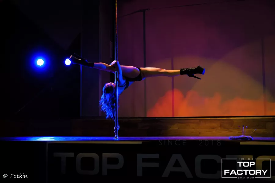 Студия танца Pole art в Екатеринбурге: Танцы, Зал, Хореография, Школа танцев, Pole Dance, Растяжка,