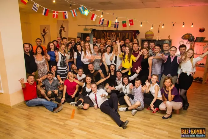 Школа танцев "Басикомба"