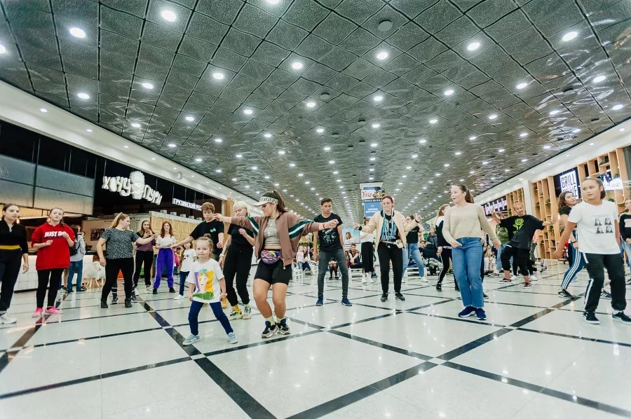 Школа танцев Global Dance University на Академике Бардина в Екатеринбурге: Танцы, Зал, Хореография, Школа танцев, Растяжка, Хип-хоп,