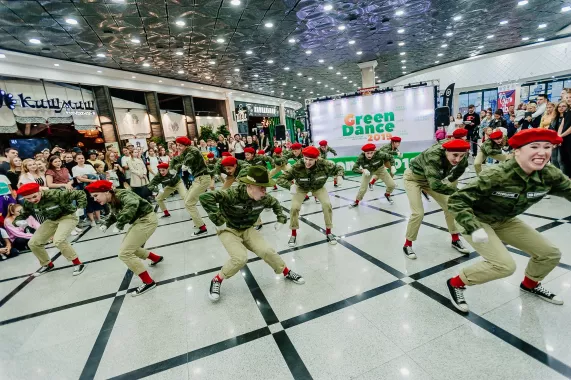Школа танцев "Global Dance University" на Академике Бардина