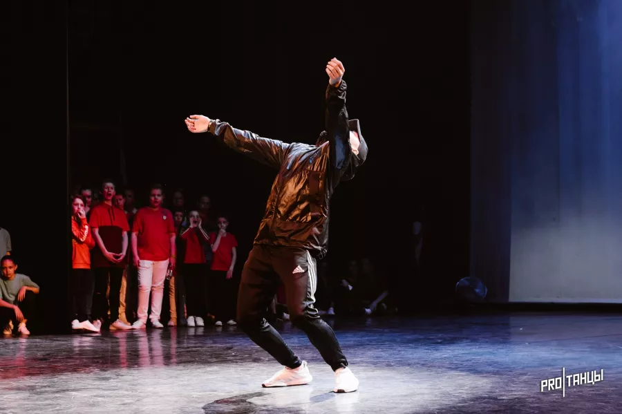 Школа танцев Global Dance University на Краснолесья в Екатеринбурге: Танцы, Зал, Хореография, Школа танцев, Растяжка, Хип-хоп,