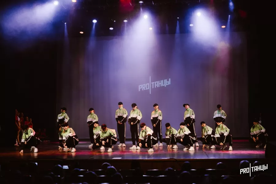 Школа танцев Global Dance University на Краснолесья в Екатеринбурге: Танцы, Зал, Хореография, Школа танцев, Растяжка, Хип-хоп,