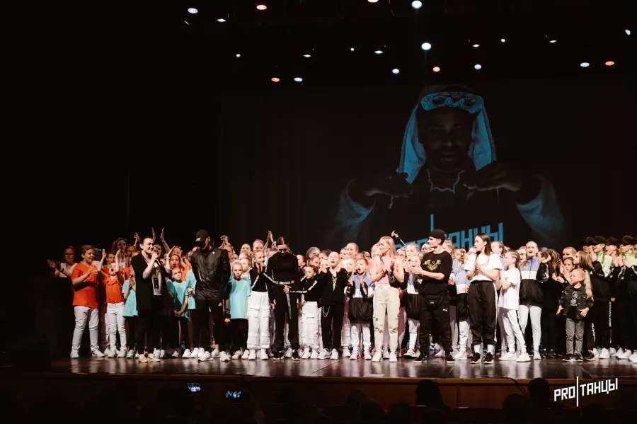 Школа танцев Global Dance University на Краснолесья в Екатеринбурге: Танцы, Зал, Хореография, Школа танцев, Растяжка, Хип-хоп,