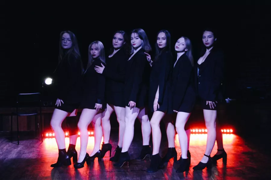 Танцевальная студия Royal Club в Екатеринбурге: Танцы, Зал, Хореография, Растяжка, Школа,