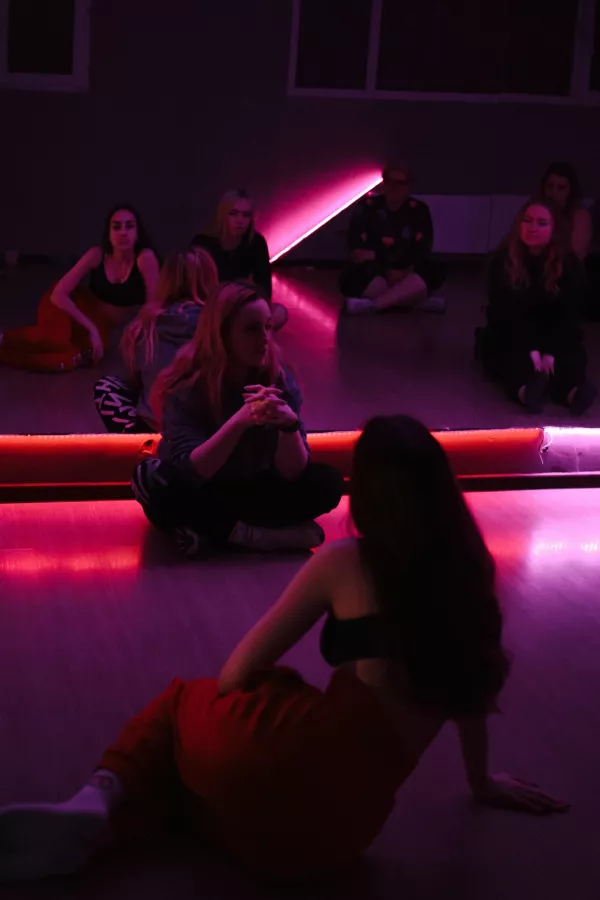 Танцевальная студия Royal Club в Екатеринбурге: Танцы, Зал, Хореография, Растяжка, Школа,